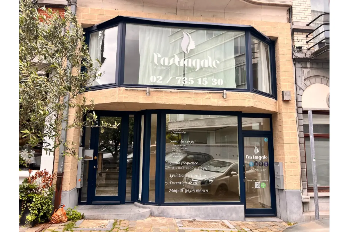 Handelszaak te  huur in Etterbeek 1040 2500.00€  slaapkamers m² - Zoekertje 783027