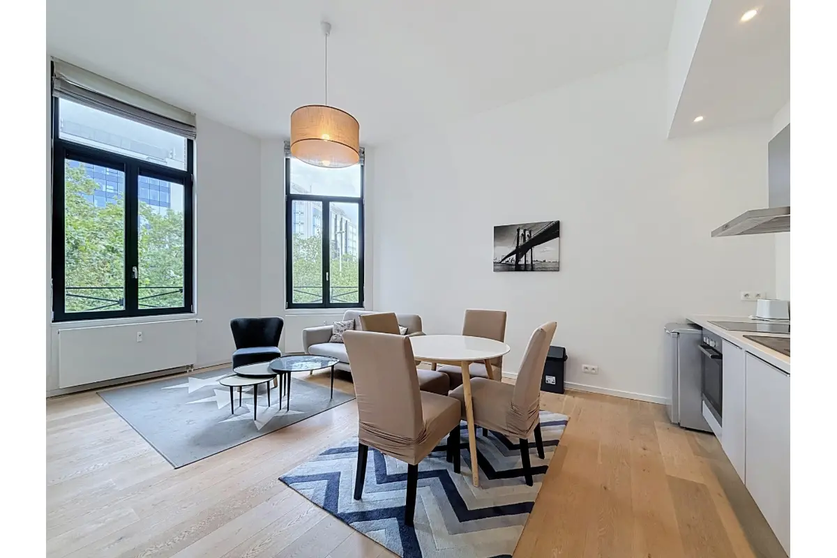 Appartement te  koop in Brussel 1000 275000.00€ 1 slaapkamers 48.00m² - Zoekertje 782833