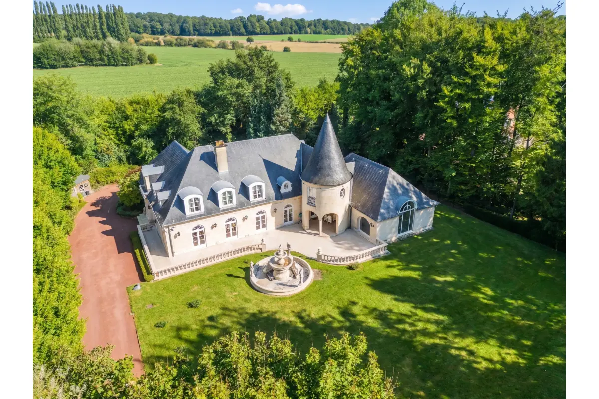 Villa te  koop in Waterloo 1410 2290000.00€ 5 slaapkamers 630.00m² - Zoekertje 782198