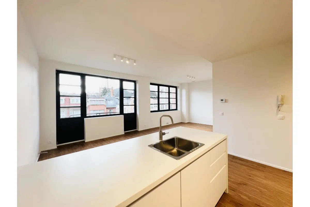 Appartement te  huur in Sint-Lambrechts-Woluwe 1200 1750.00€ 2 slaapkamers 103.00m² - Zoekertje 782921