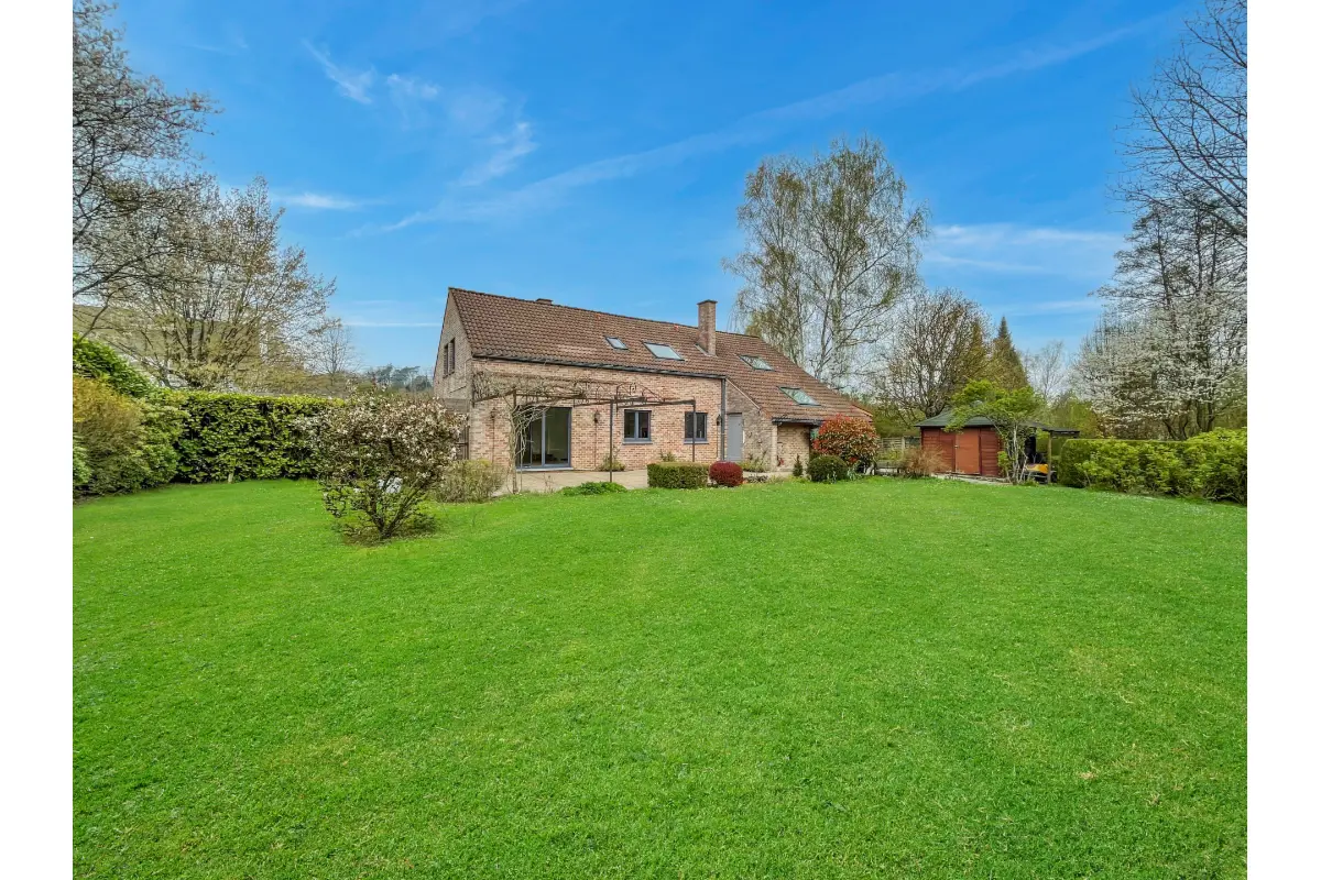 Villa à louer à Lasne 1380 2750.00€ 5 chambres 290.00m² - annonce 783729