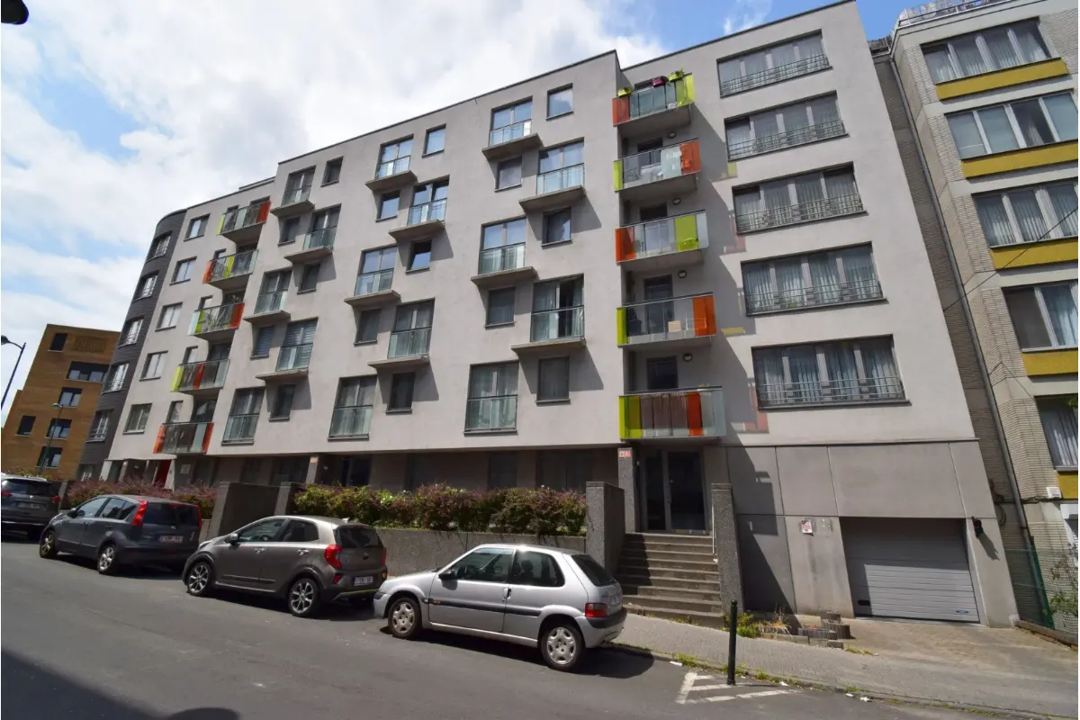 Appartement te  koop in Sint-Jans-Molenbeek 1080 325000.00€ 4 slaapkamers 130.00m² - Zoekertje 784507