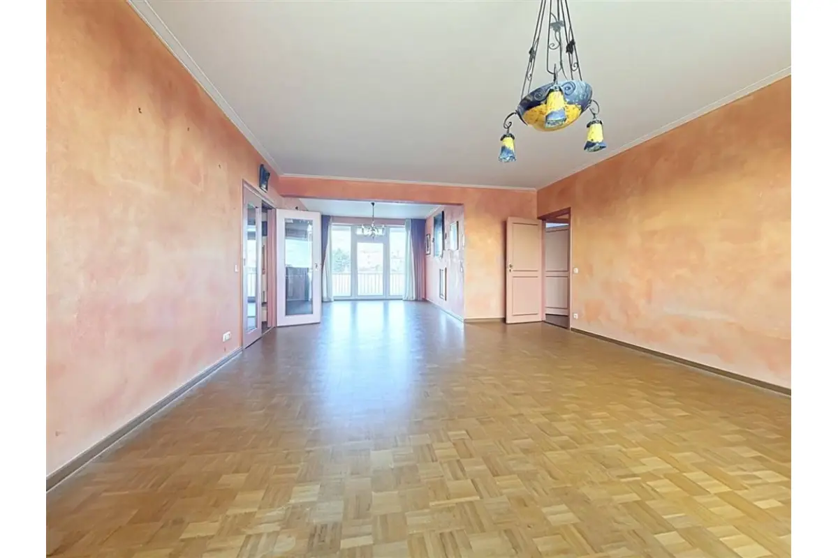 Appartement te  in Elsene 1050 440000.00€ 3 slaapkamers 120.00m² - Zoekertje 784185