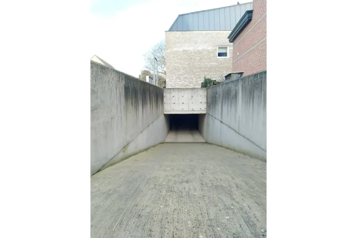 Parking / garage à louer à Elewijt 1982 85.00€  chambres m² - annonce 783998