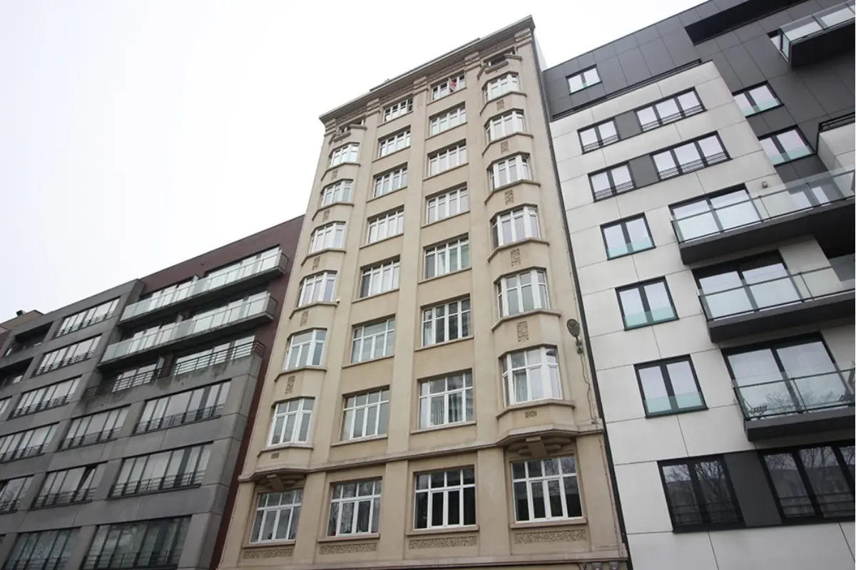 Appartement te  koop in Brussel 1000 199000.00€ 1 slaapkamers 80.00m² - Zoekertje 784456