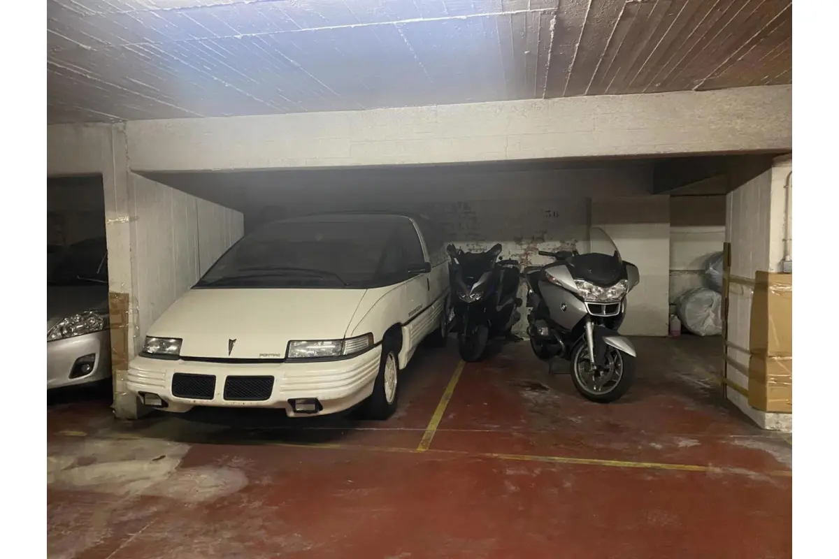 Parking / garage à louer à Bruxelles 1000 85.00€  chambres m² - annonce 784961