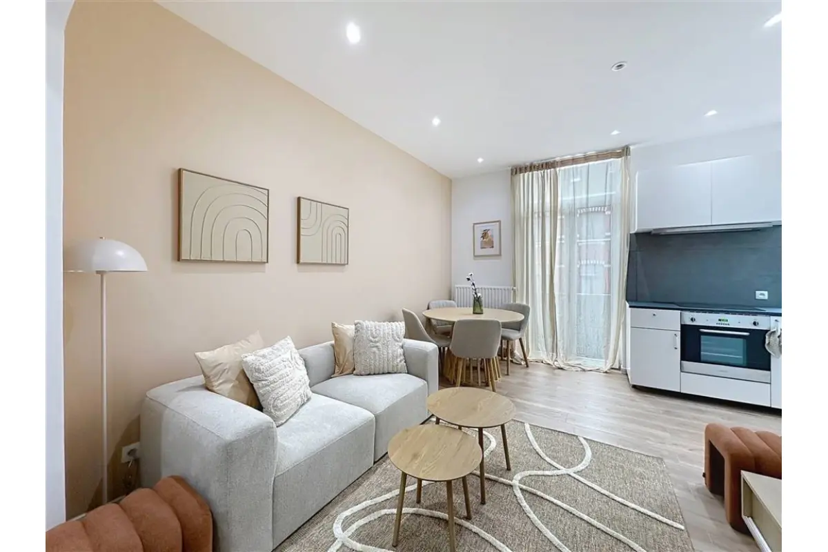 Appartement te  huur in Koekelberg 1081 1650.00€ 3 slaapkamers 77.00m² - Zoekertje 785260