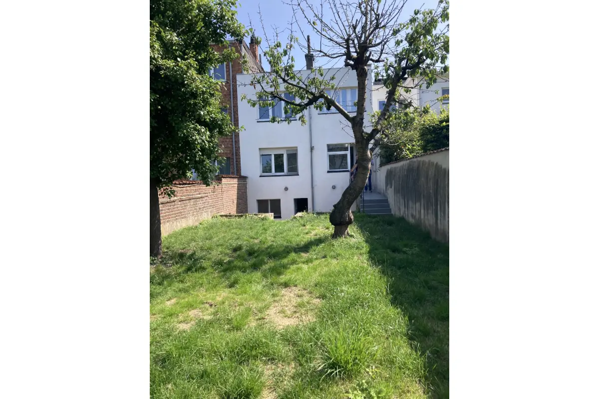 Mixgebouw te  koop in Sint-Jans-Molenbeek 1080 550000.00€ 2 slaapkamers 240.00m² - Zoekertje 784613