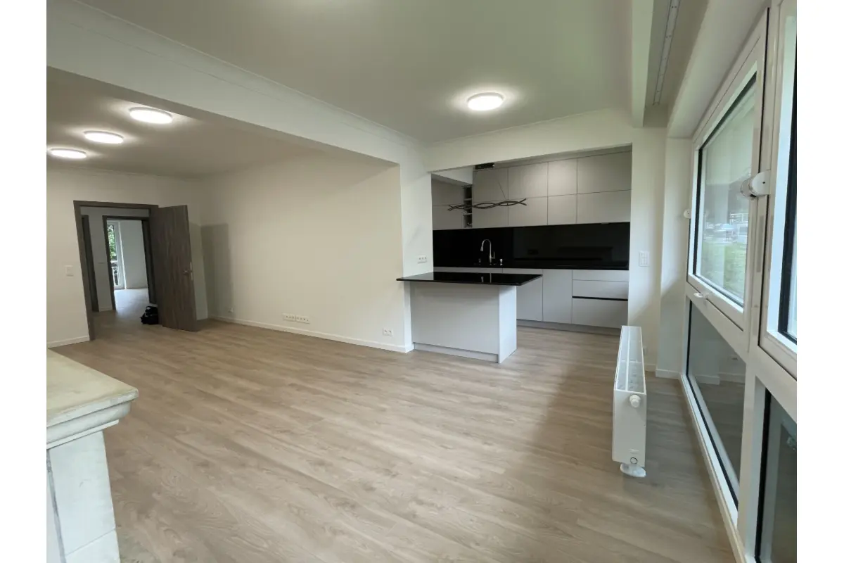 Appartement te  huur in Oudergem 1160 1700.00€ 2 slaapkamers 92.00m² - Zoekertje 784848