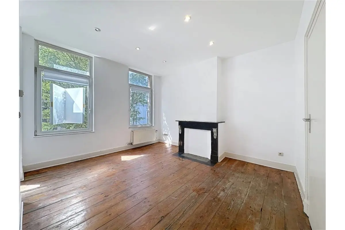 Appartement te  koop in Sint-Gillis 1060 169000.00€ 1 slaapkamers 57.00m² - Zoekertje 784868