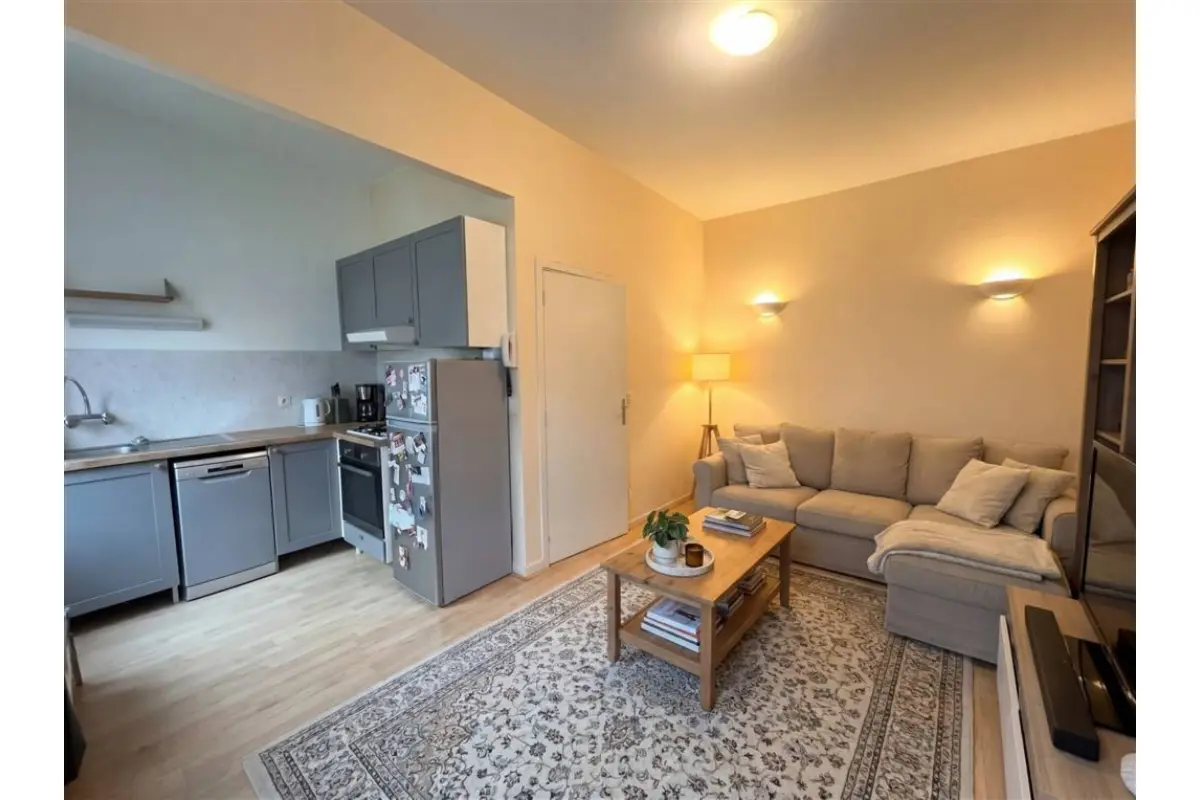 Triplex te  in Brussel 1000 975.00€ 2 slaapkamers 85.00m² - Zoekertje 785094