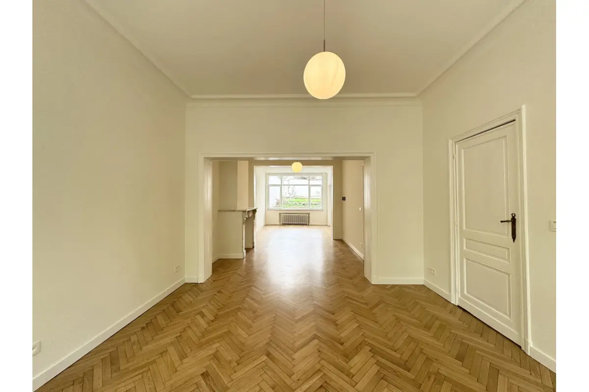 Huis te  huur in Schaarbeek 1030 3500.00€ 5 slaapkamers 204.00m² - Zoekertje 784785