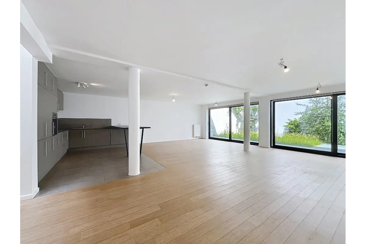 Huis te  huur in Ukkel 1180 3000.00€ 5 slaapkamers 262.00m² - Zoekertje 785152