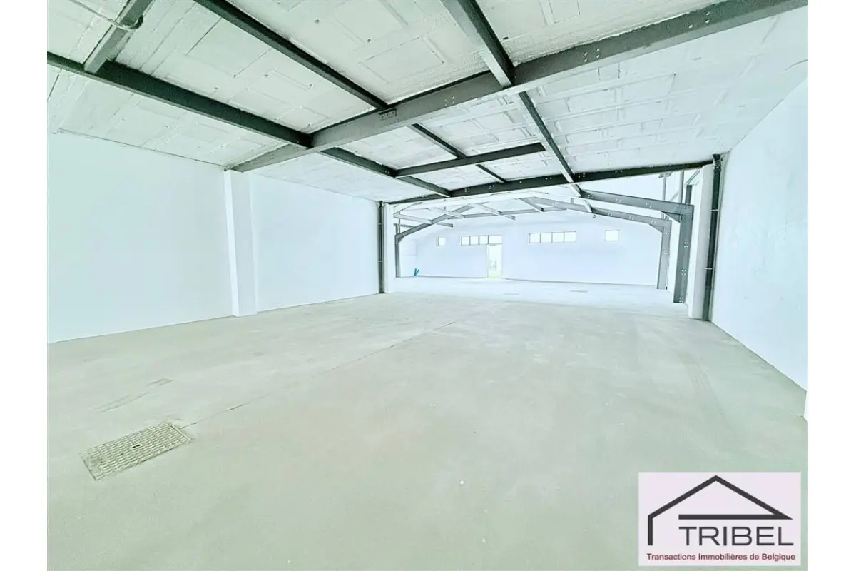 Handelszaak te  in Ukkel 1180 650000.00€  slaapkamers m² - Zoekertje 785081