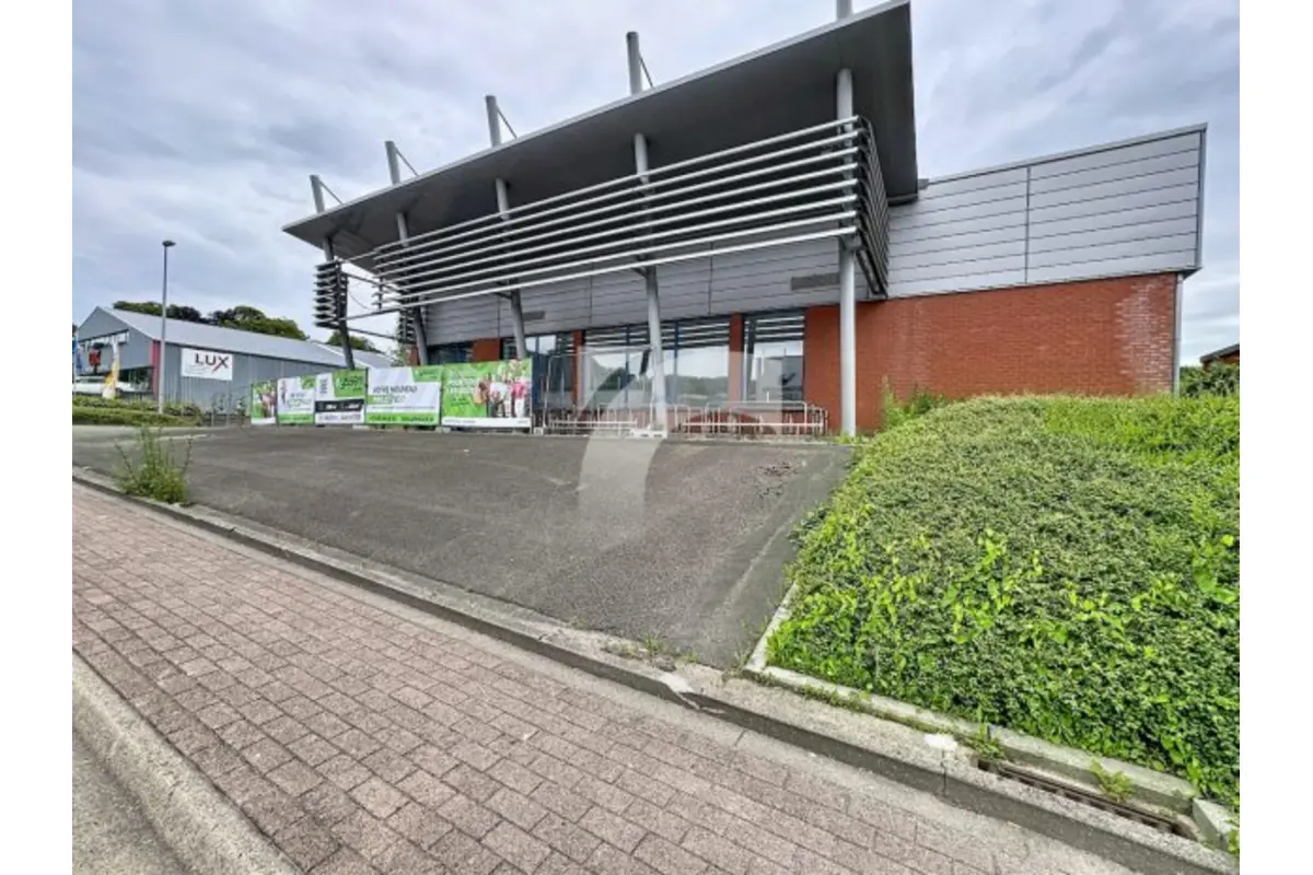 Handelszaak te  koop in Neu-Moresnet 4721 980000.00€  slaapkamers m² - Zoekertje 785703
