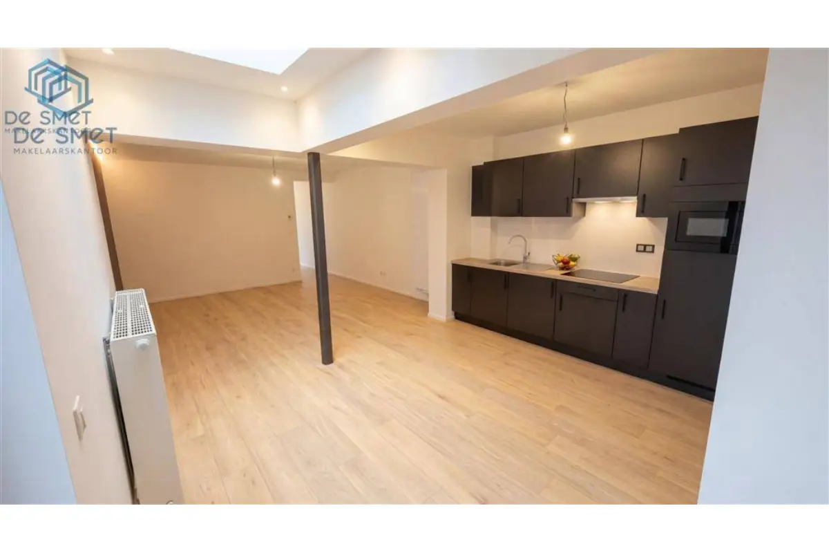 Commerce à louer à Grammont 9500 800.00€  chambres m² - annonce 785660