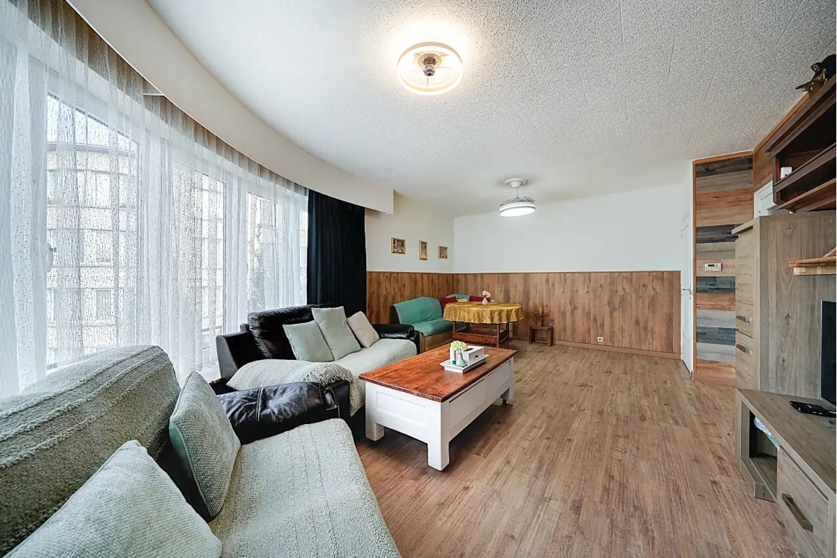 Appartement te  koop in Sint-Jans-Molenbeek 1080 245000.00€ 2 slaapkamers 71.00m² - Zoekertje 786268