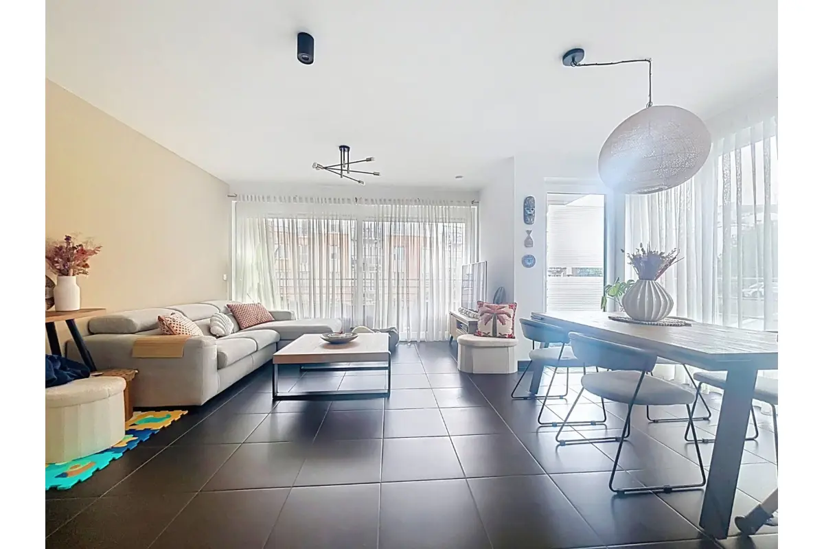 Appartement te  koop in Jette 1090 325000.00€ 2 slaapkamers 100.00m² - Zoekertje 786239