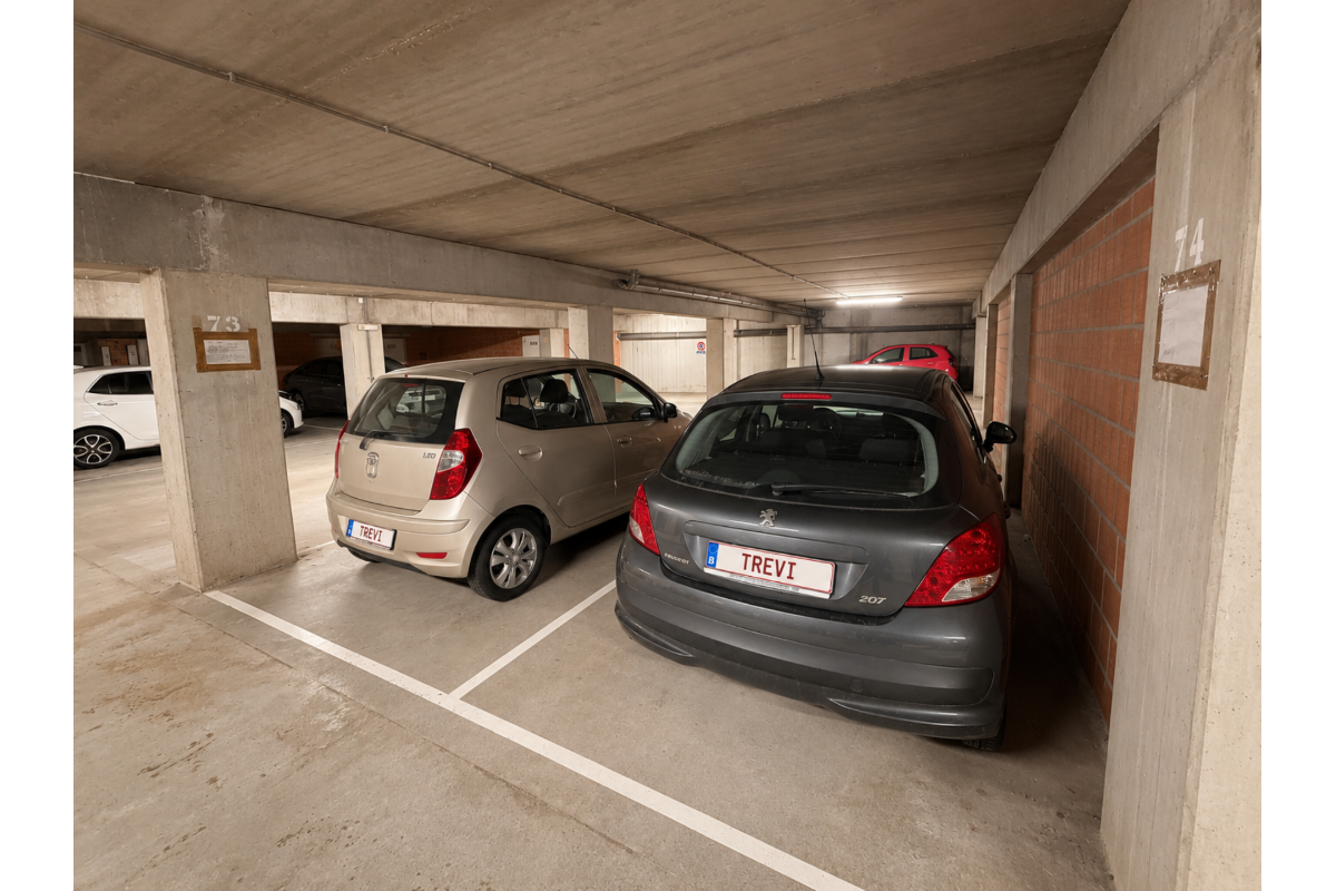 Parking & garage te  koop in Nijvel 1400 15000.00€  slaapkamers m² - Zoekertje 785741