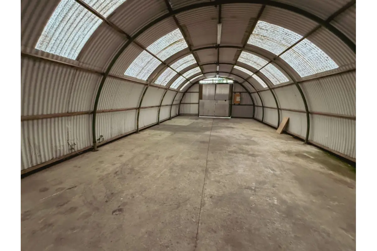 Commerce à louer à Haine-Saint-Paul 7100 685.00€  chambres m² - annonce 786563