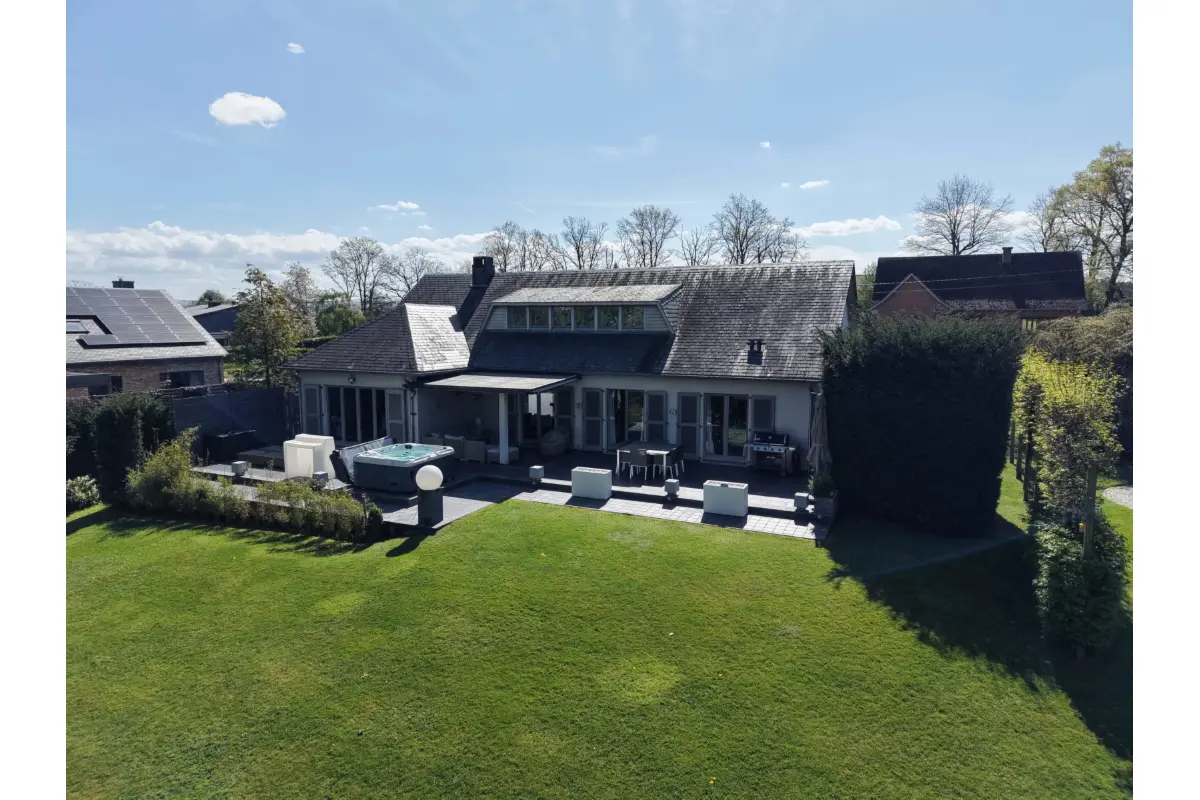 Villa à vendre à Marche-en-Famenne 6900 595000.00€ 4 chambres 302.00m² - annonce 786762