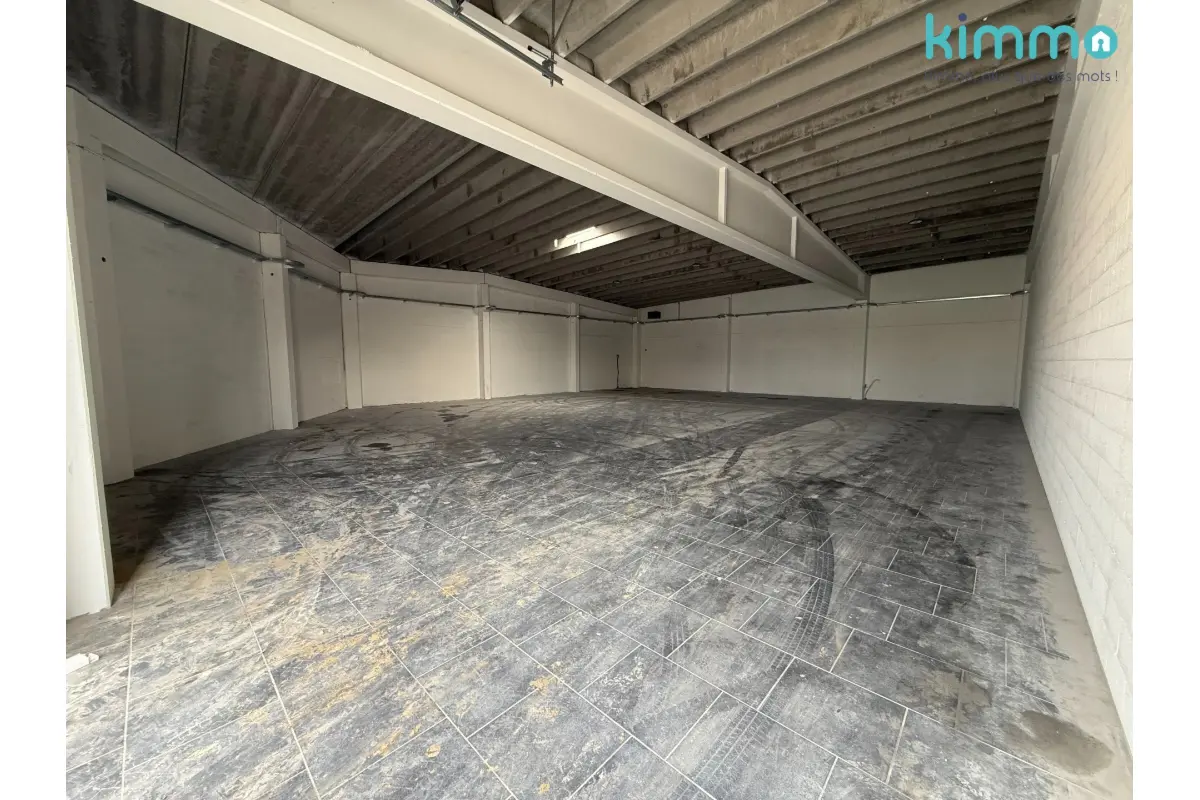 Commerce à louer à Saint-Servais 5002 1030.00€  chambres 175.00m² - annonce 786748