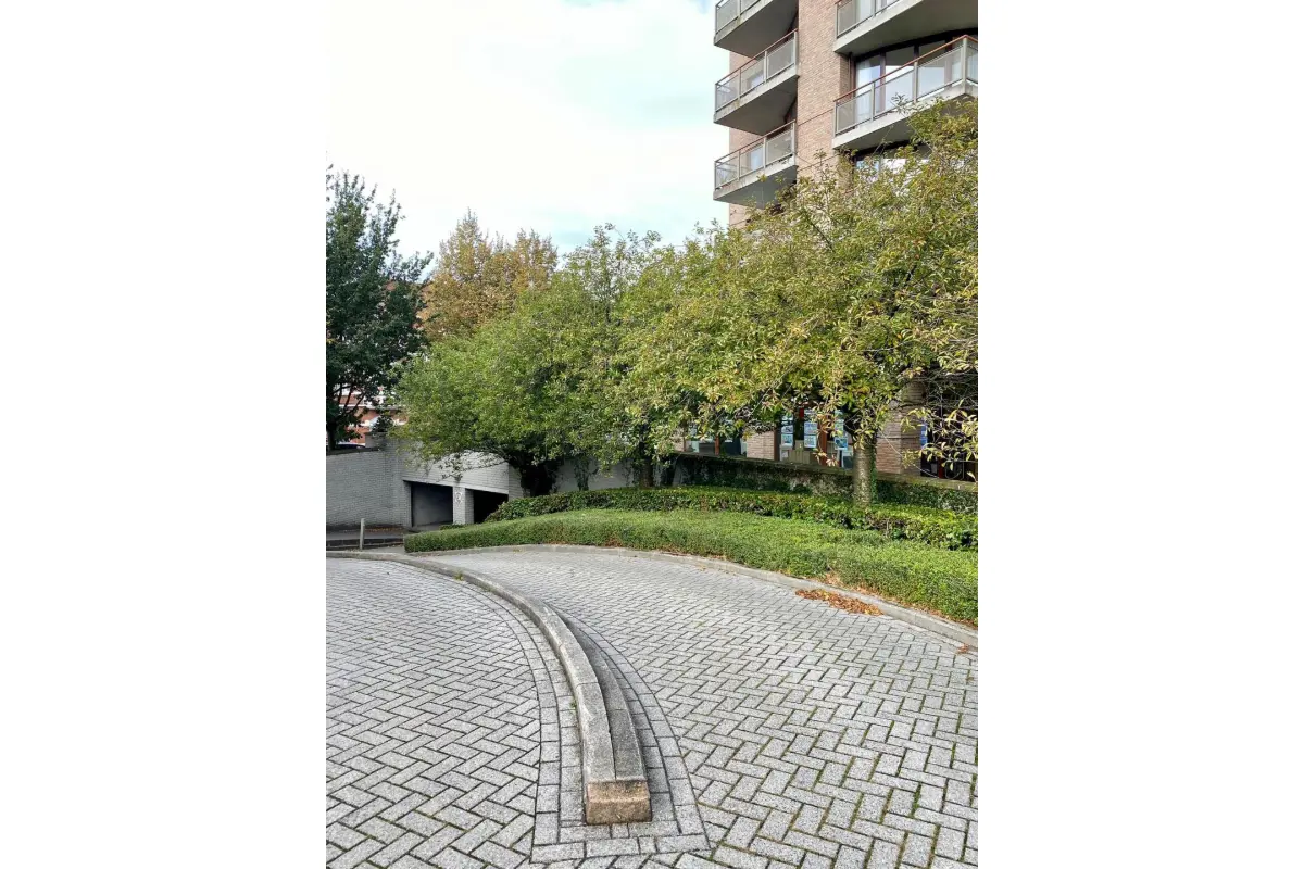 Parking à louer à Etterbeek 1040 90.00€  chambres m² - annonce 786742