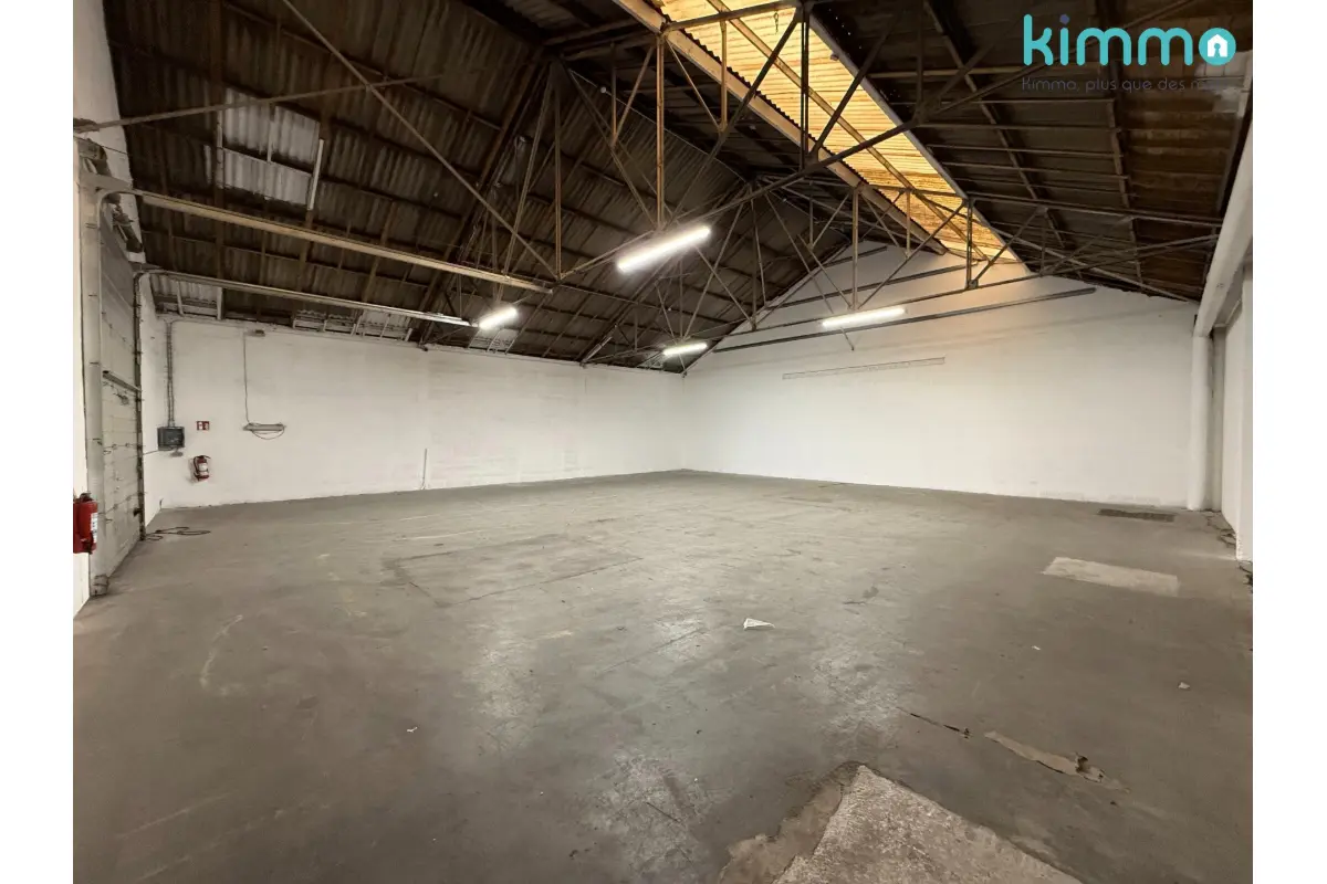 Commerce à louer à Saint-Servais 5002 1500.00€  chambres 300.00m² - annonce 786746
