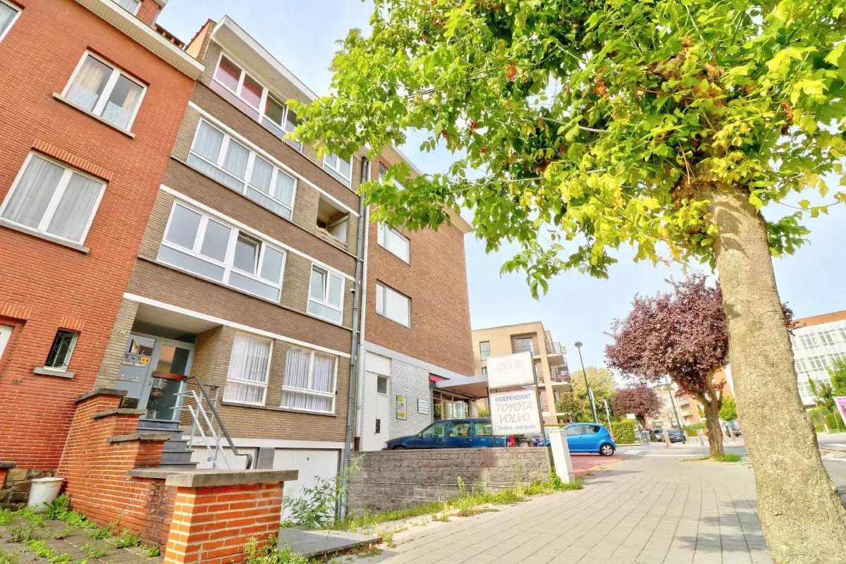 Appartement te  koop in Oudergem 1160 240000.00€ 1 slaapkamers 81.00m² - Zoekertje 787496
