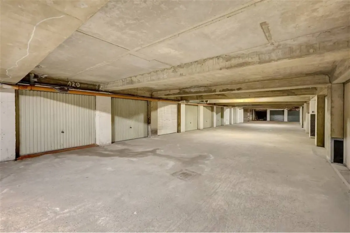 Parking & garage te  koop in Wilrijk 2610 22500.00€  slaapkamers m² - Zoekertje 787696