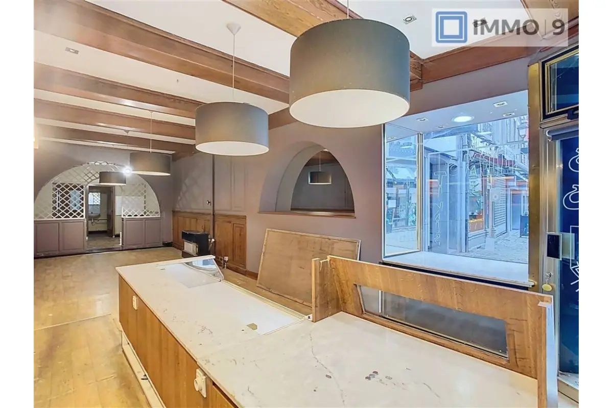 Handelszaak te  koop in Hoei 4500 225000.00€  slaapkamers 210.00m² - Zoekertje 787546