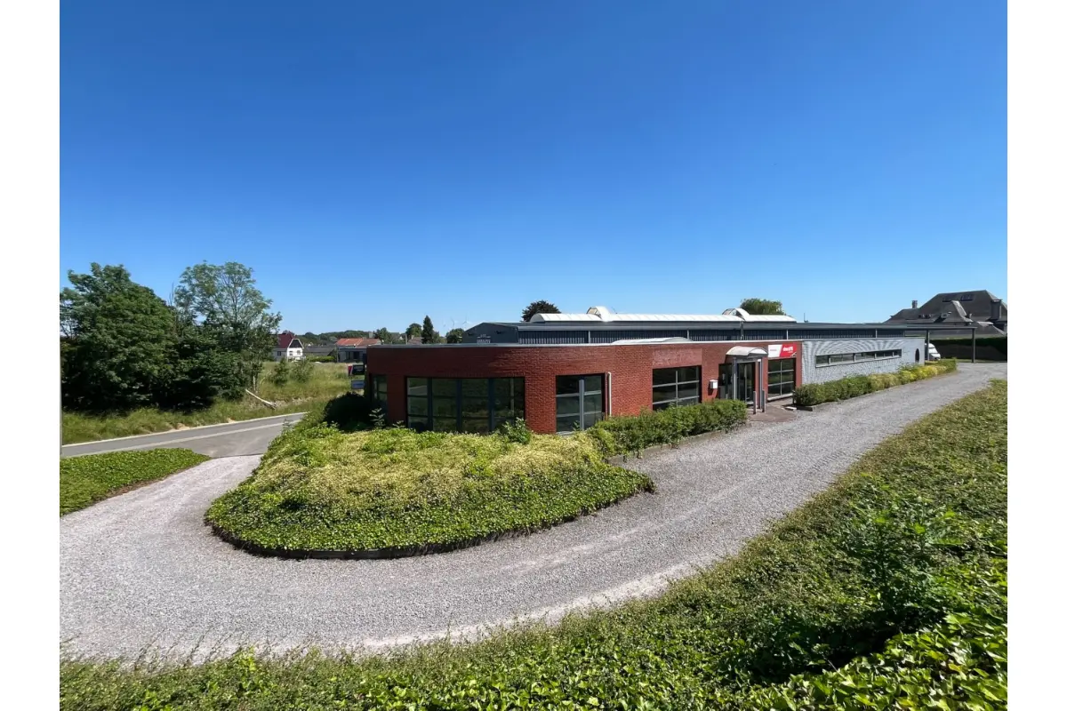 Handelszaak te  koop in Landen 3400 1375000.00€  slaapkamers 2230.00m² - Zoekertje 787618