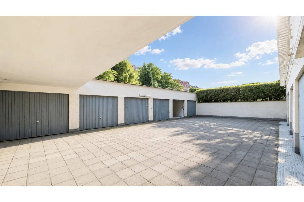 Parking & garage te  koop in Sint-Lambrechts-Woluwe 1200 45000.00€  slaapkamers m² - Zoekertje 787303