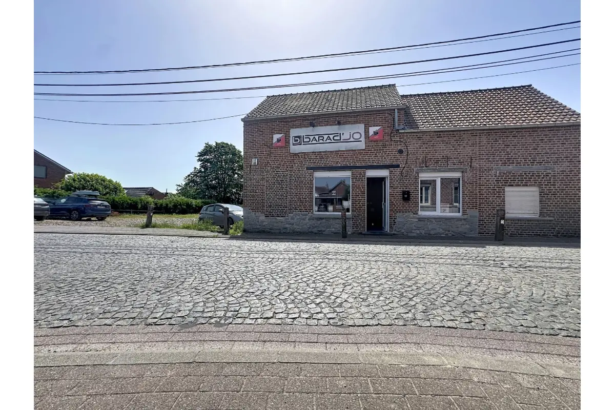 Handelszaak te  koop in Rongy 7623 189000.00€  slaapkamers 321.00m² - Zoekertje 787518