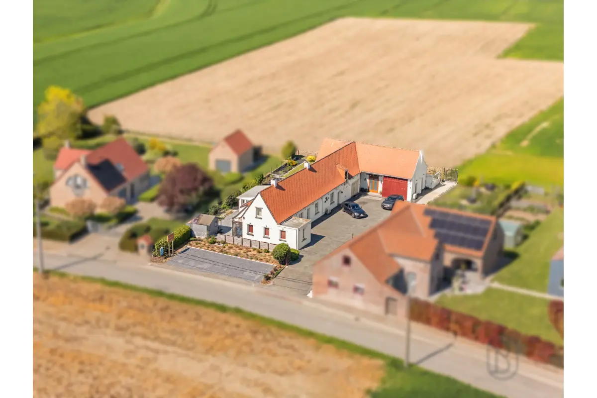 Immeuble mixte à vendre à Saint-Sauveur 7912 425000.00€ 3 chambres 460.00m² - annonce 788160