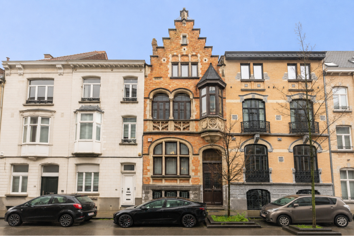 Huis te  koop in Etterbeek 1040 990000.00€ 6 slaapkamers 435.00m² - Zoekertje 788471