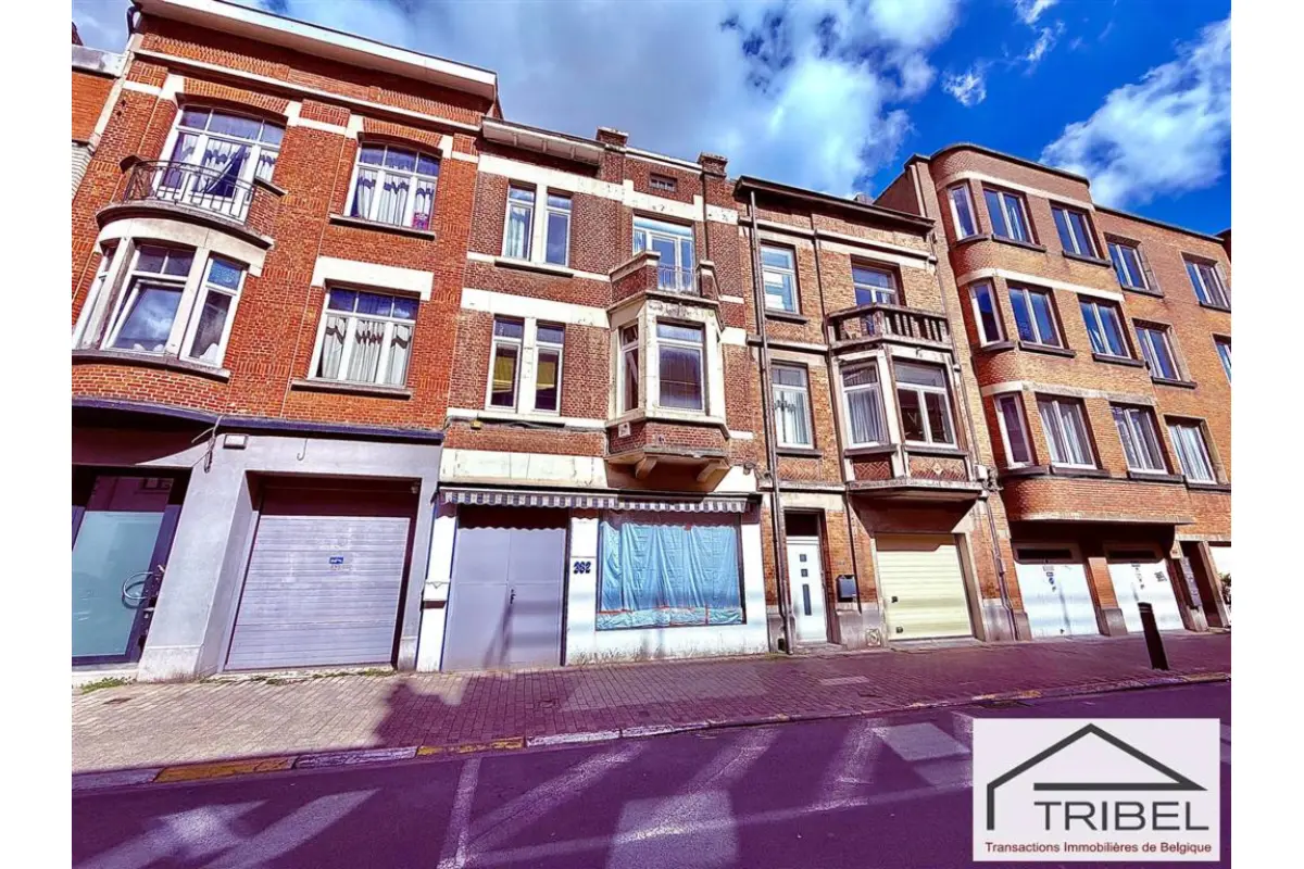 Appartementsgebouw te  in Ukkel 1180 785000.00€ 6 slaapkamers m² - Zoekertje 788060