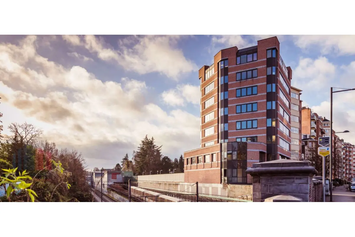 Handelszaak te  huur in Etterbeek 1040 1933.00€  slaapkamers 116.00m² - Zoekertje 788896