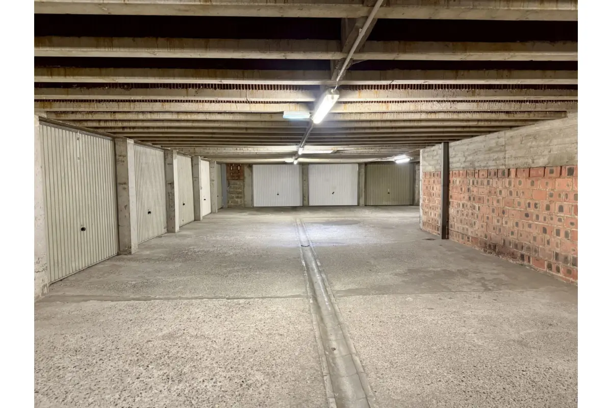 Parking / garage à vendre à Molenbeek-Saint-Jean 1080 30000.00€  chambres m² - annonce 788498