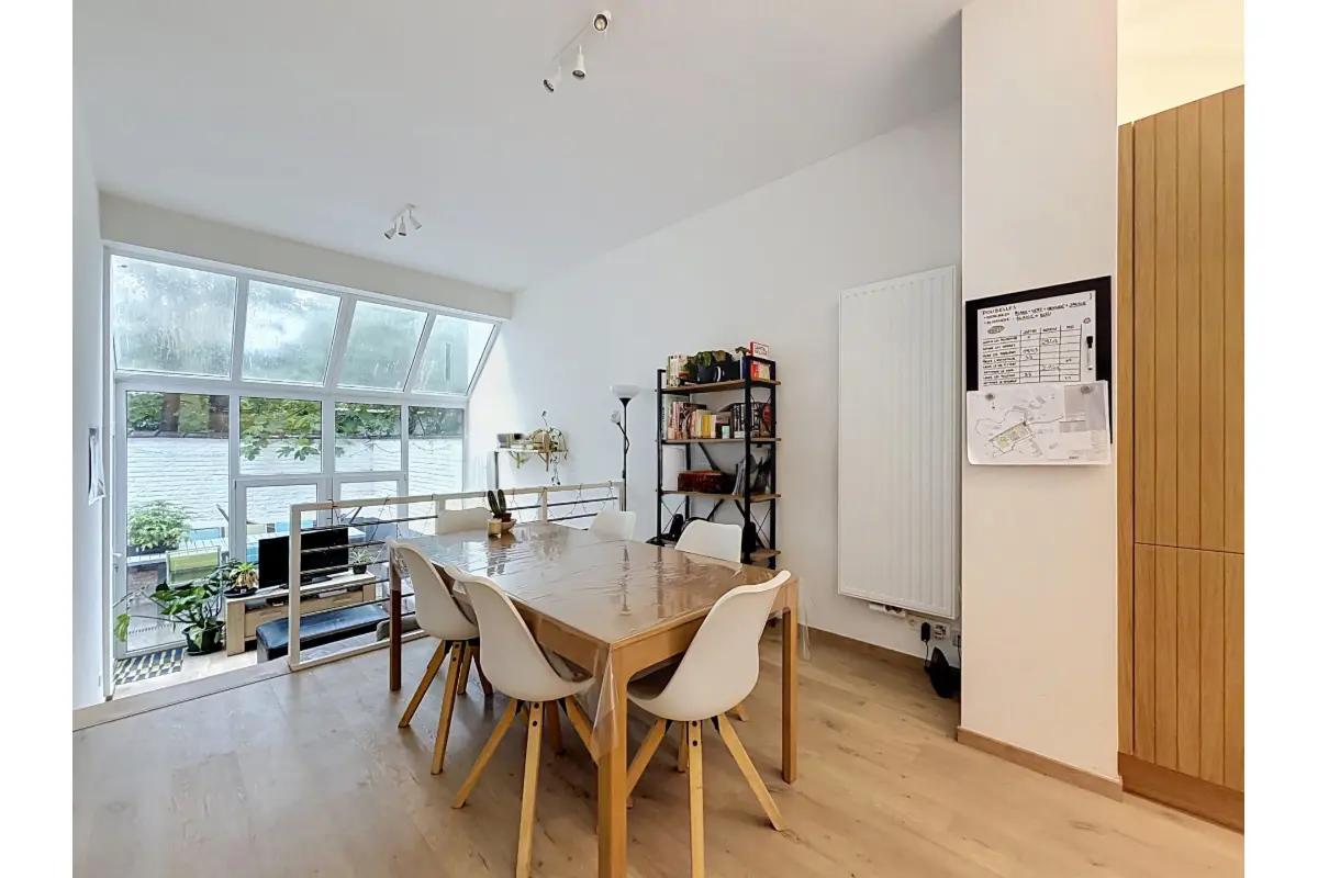 Appartement à louer à Saint-Gilles 1060 2140.00€ 3 chambres 137.00m² - annonce 788683