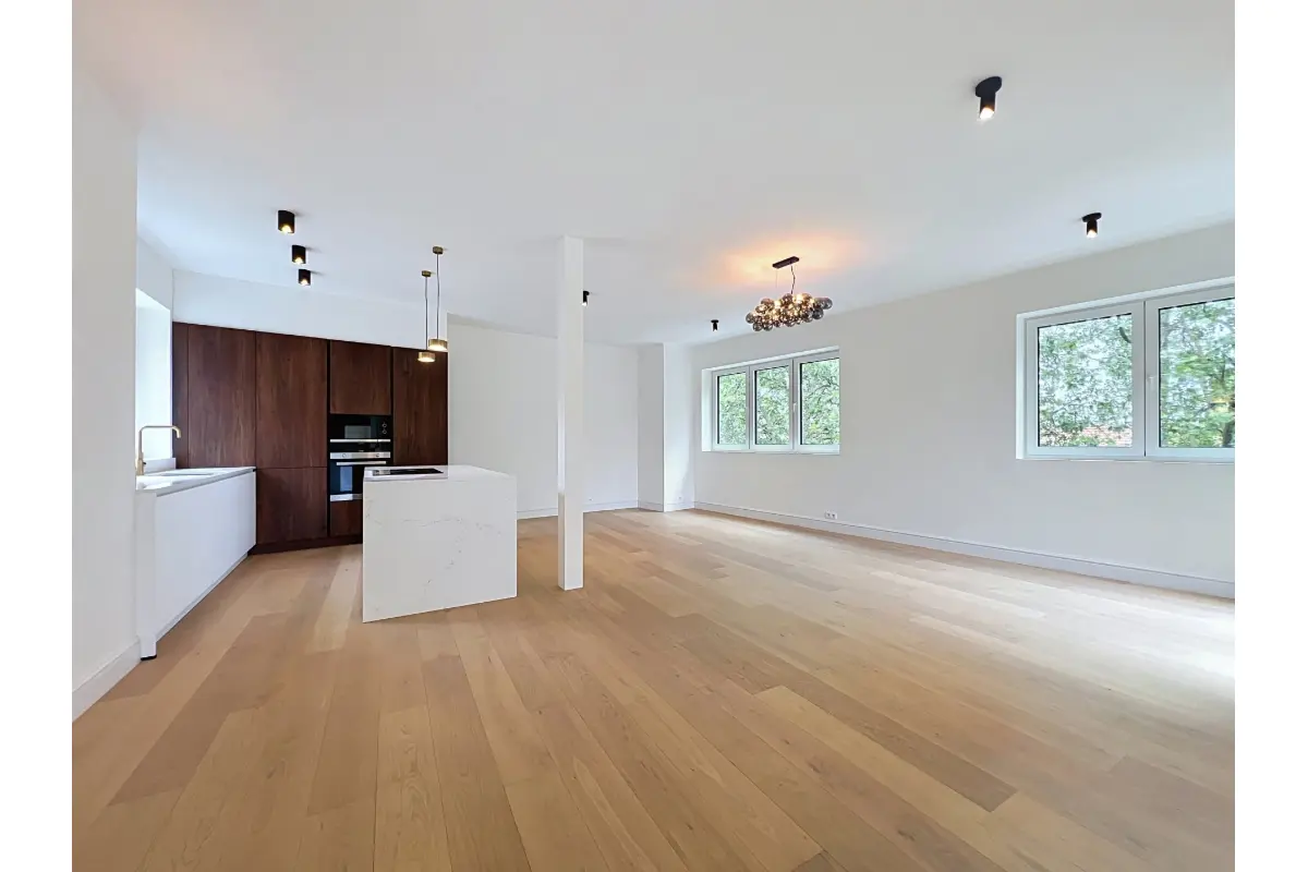 Appartement te  huur in Vorst 1190 2500.00€ 3 slaapkamers 140.00m² - Zoekertje 789333