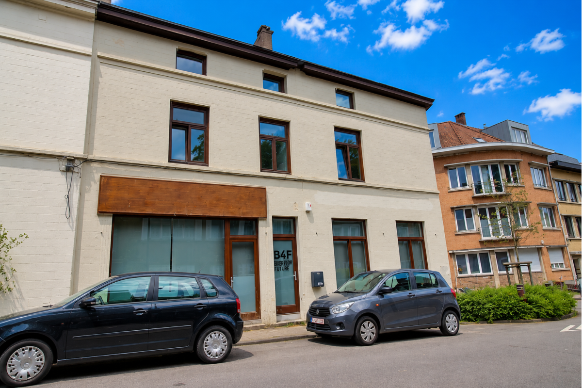 Handelszaak te  koop in Watermaal-Bosvoorde 1170 325000.00€  slaapkamers 85.00m² - Zoekertje 789664