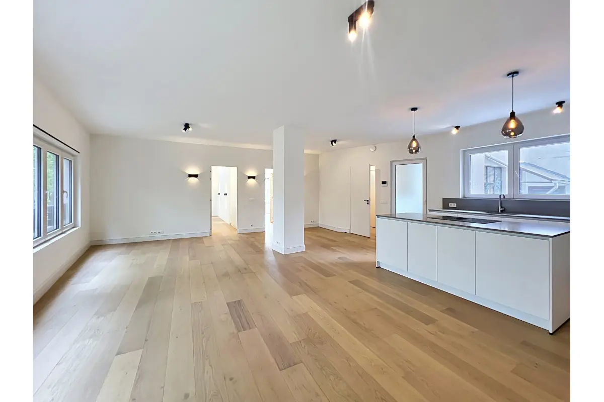 Appartement te  huur in Vorst 1190 1500.00€ 2 slaapkamers 113.00m² - Zoekertje 789332