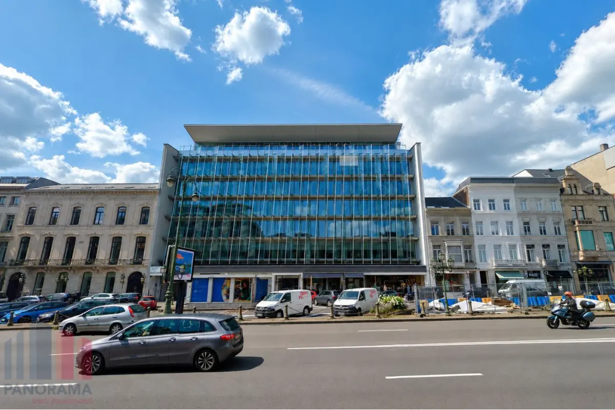 Commerce à louer à Schaerbeek 1030 25744.00€  chambres 1373.00m² - annonce 789837
