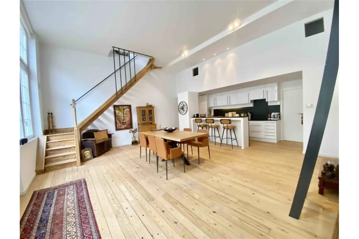 Appartement à louer à Saint-Gilles 1060 2150.00€ 3 chambres 160.00m² - annonce 789742