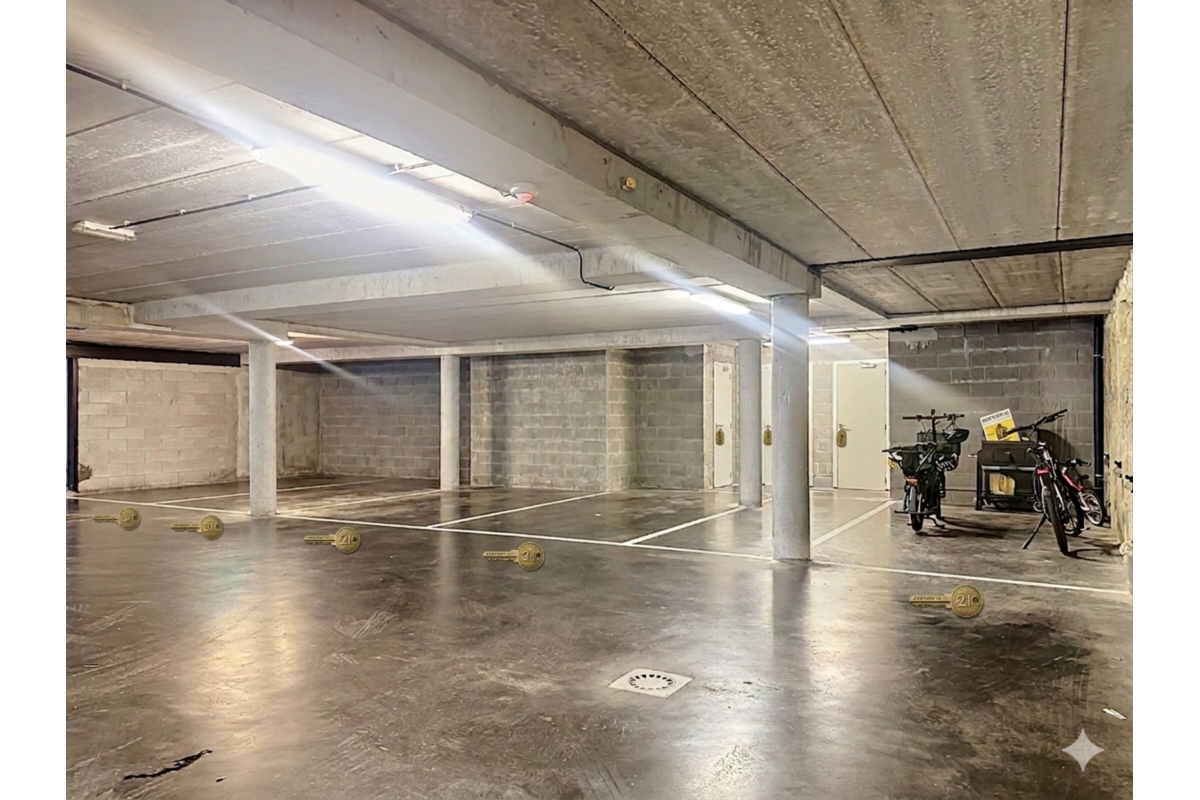Parking te  koop in Neder-Over-Heembeek 1120 17000.00€  slaapkamers m² - Zoekertje 789642