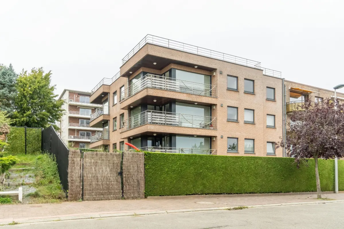 Rez-de-chaussée à louer à Waterloo 1410 1600.00€ 2 chambres 110.00m² - annonce 790497