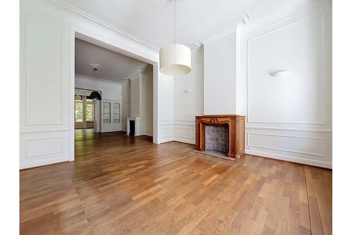 Appartement te  huur in Vorst 1190 3800.00€ 3 slaapkamers 241.00m² - Zoekertje 790042