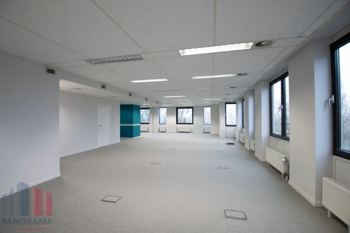 Handelszaak te  huur in Anderlecht 1070 6808.00€  slaapkamers 1204.00m² - Zoekertje 790981