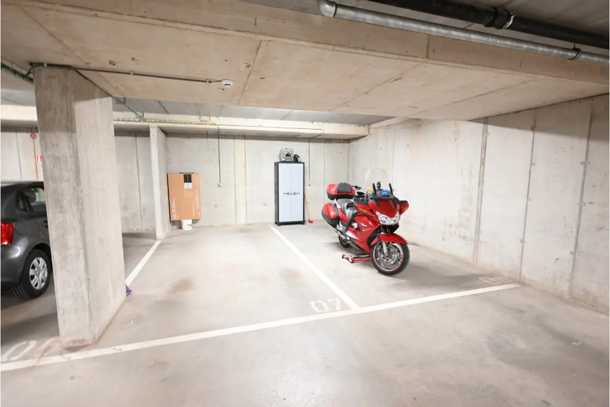 Parking & garage te  koop in Zedelgem 8210 18000.00€  slaapkamers m² - Zoekertje 790795
